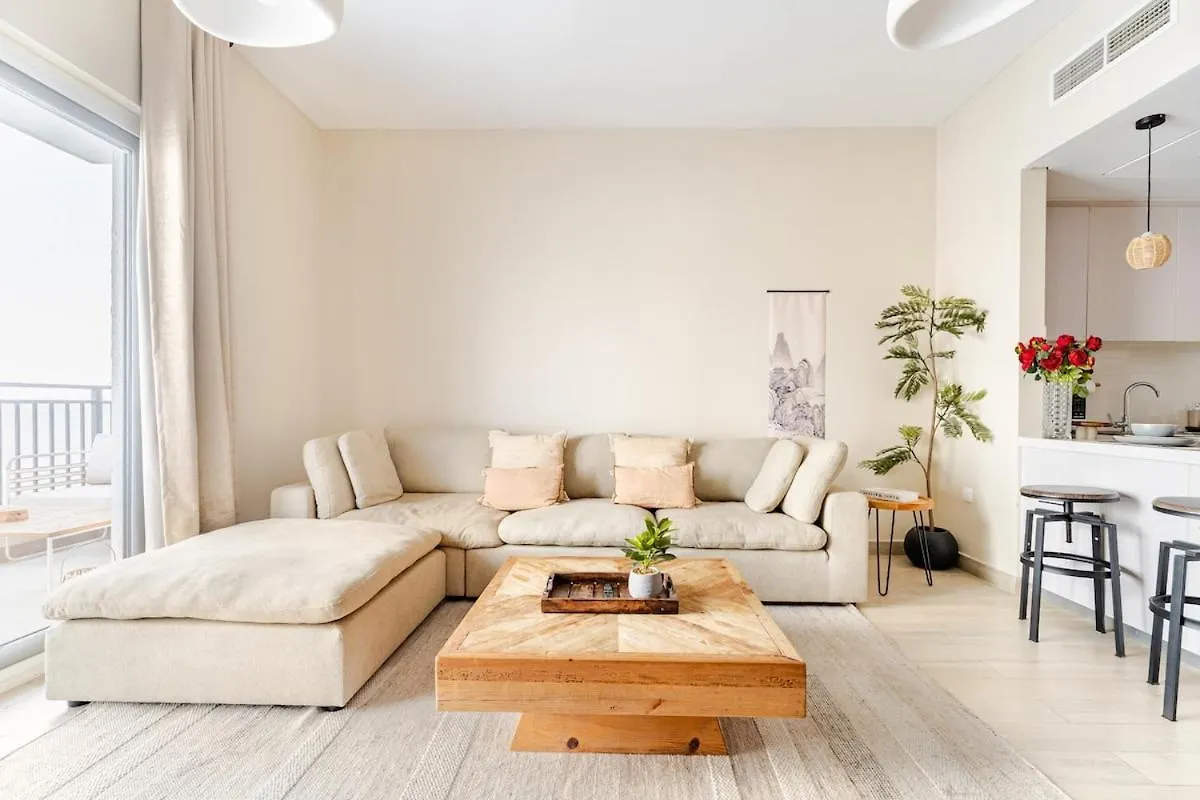 Wabisabi 2Br Stay Walk To Ferrari & Warner Brosの連絡先